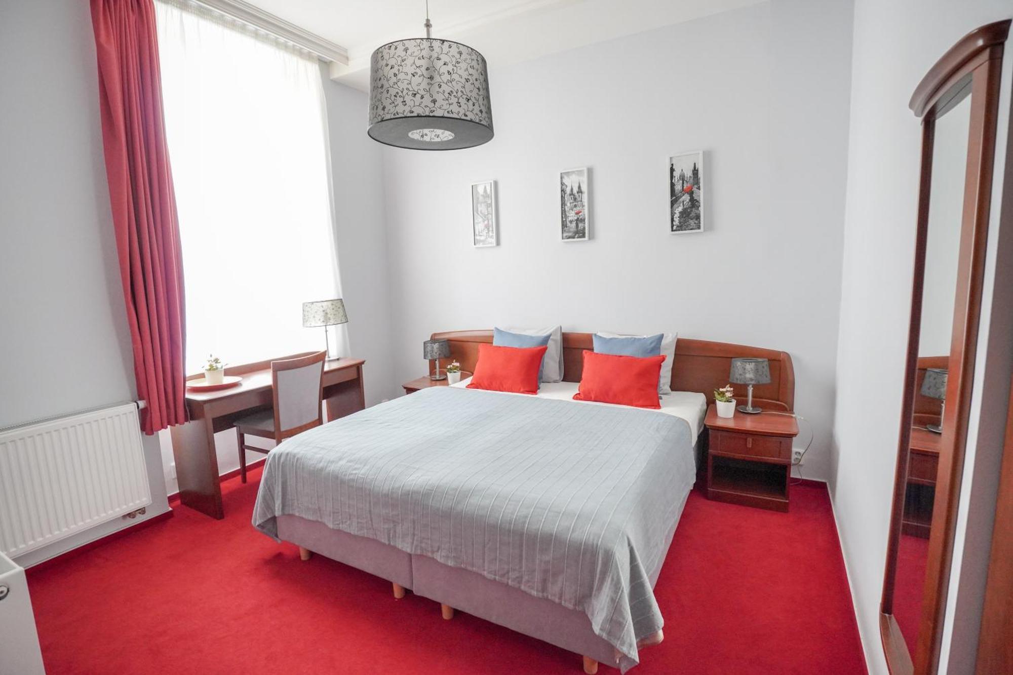 Elegant & Stylish Center Apartments! Praga Exterior foto