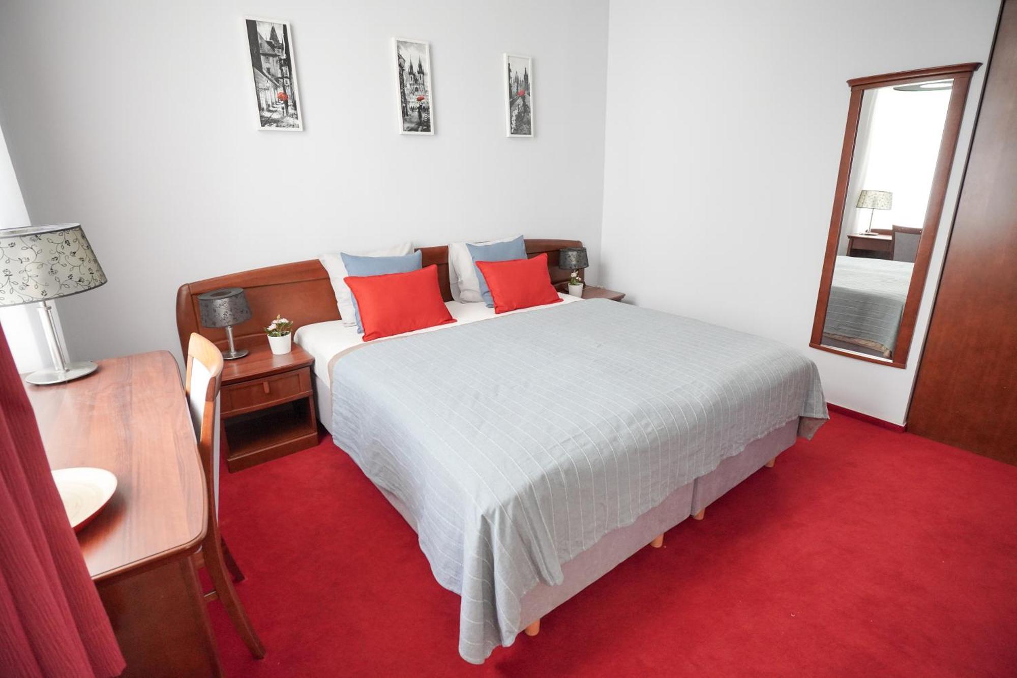 Elegant & Stylish Center Apartments! Praga Exterior foto